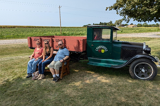 Photo Ops at Tanners Orchard!